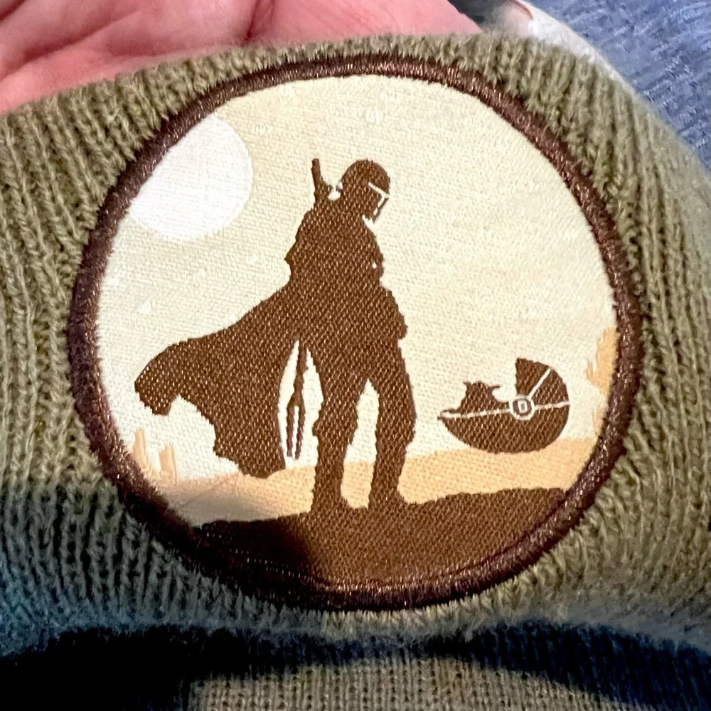 DISNEY Kids Mandalorian Beanie with Pom  New Soft Brown and Green with Patch